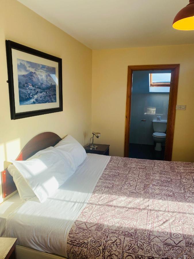Town Clock Guesthouse 多尼戈尔 外观 照片